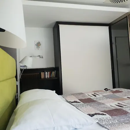 Apartma Kurji Vrh - Chicken Apartment Kranjska Gora