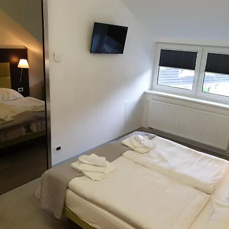 Apartma Kurji Vrh - Chicken Kranjska Gora